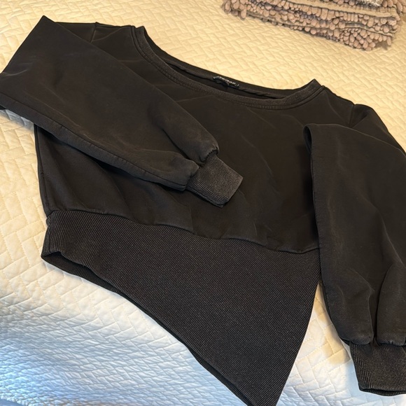 Asymmetrical sweatshirt - Picture 1 of 5